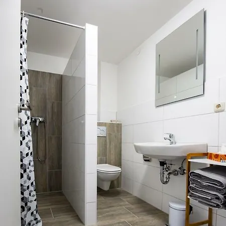 Monteurwohnung 2 Apartment *